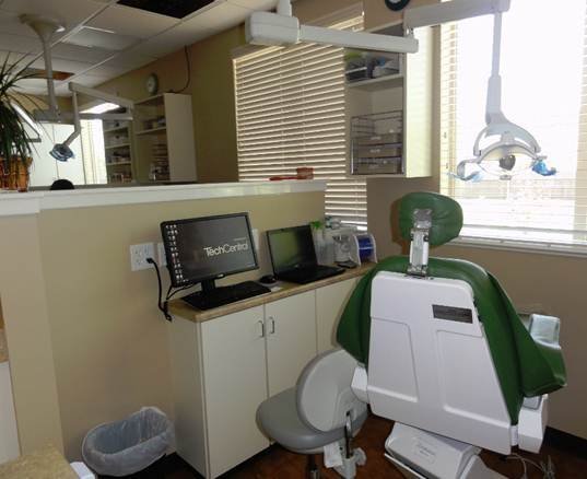Dental operatory room at the Share A Smile Clinic.